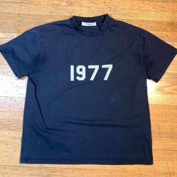 Fear of God Essentials 1977 Large T-Shirt Mens Black Short Sleeve - Picture 1 of 9